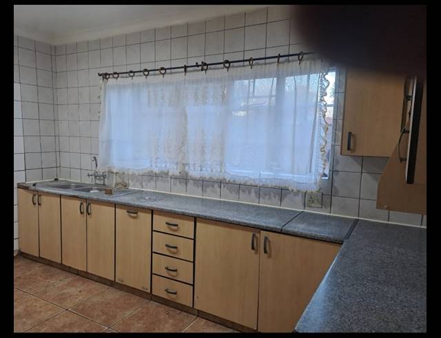 4 BEDROOM HOUSE FOR SALE IN BIRCHLEIGH